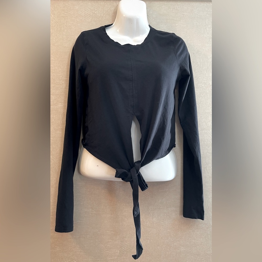 Women’s Lululemon top
